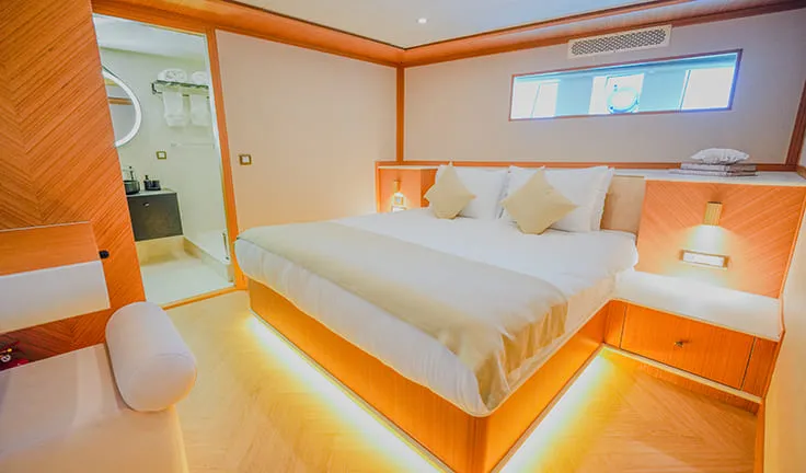 KING OF THE SEA Double cabin