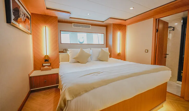 KING OF THE SEA Double cabin