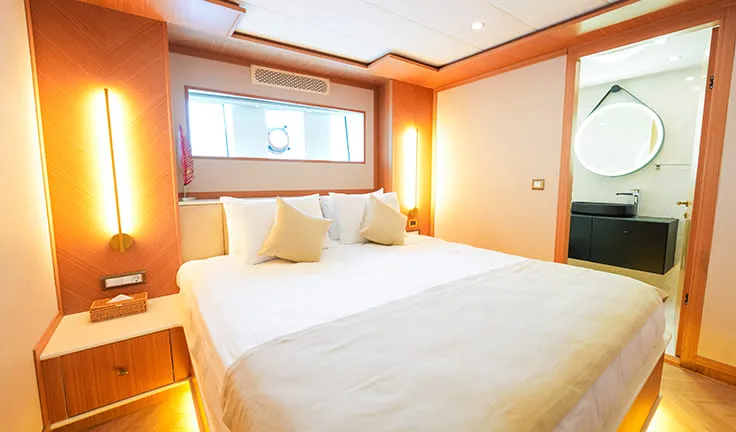 KING OF THE SEA Double cabin