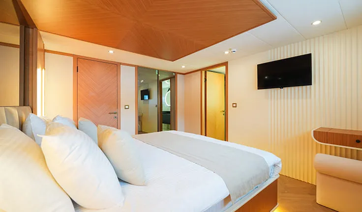 KING OF THE SEA Double cabin