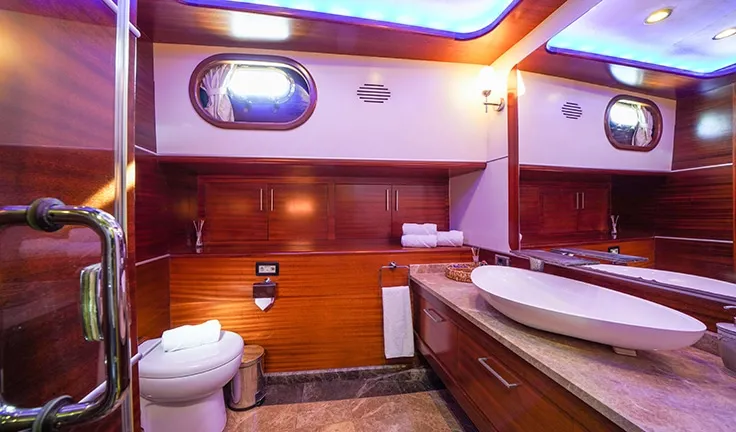LA BELLA VITA Bathroom