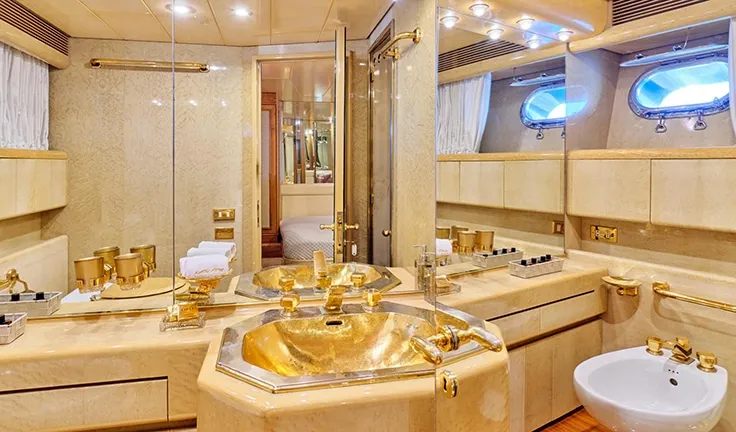 LADY RINA Bathroom
