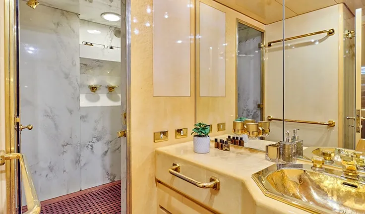 LADY RINA Bathroom