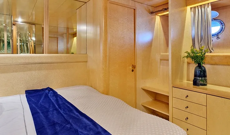 LADY RINA Double cabin