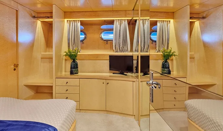 LADY RINA Double cabin