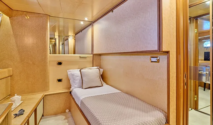 LADY RINA Single cabin