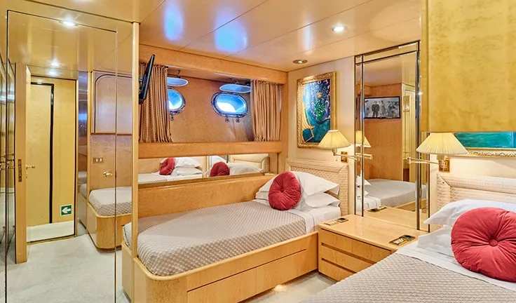 LADY RINA Twin cabin