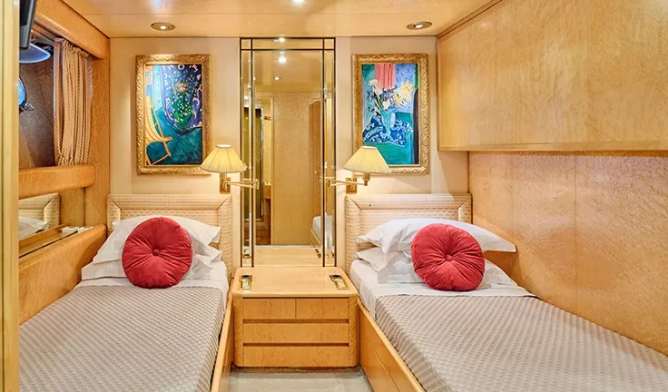 LADY RINA Twin cabin
