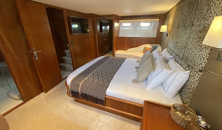 LAS NINAS Double cabin
