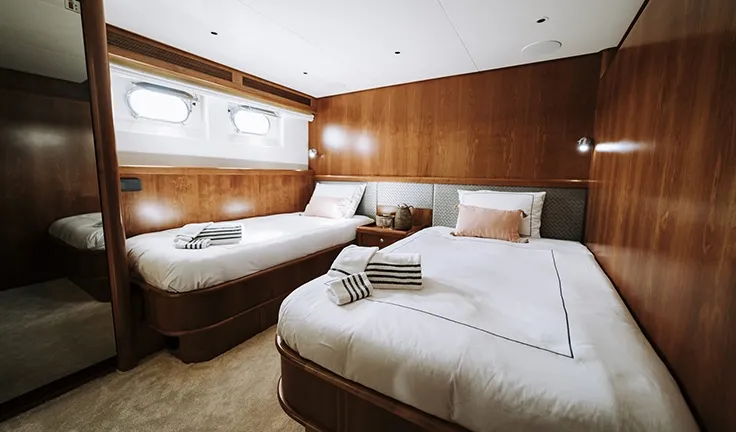 LAS NINAS Twin cabin