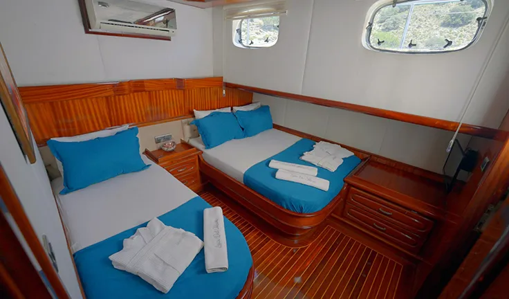 LUCE DEL MARE Triple cabin