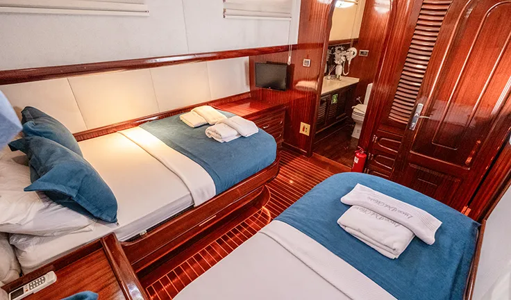 LUCE DEL MARE Twin cabin
