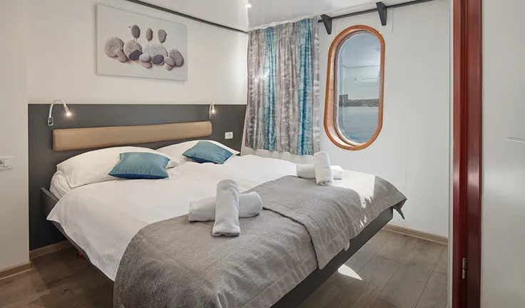 LUPUS MARE Double cabin