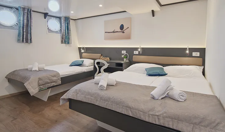 LUPUS MARE Triple cabin