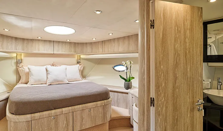 M FIVE Double cabin