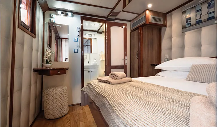 MENDULA Double cabin