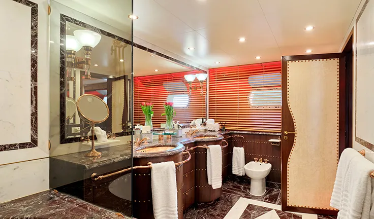 MOBIUS Master cabin ensuite