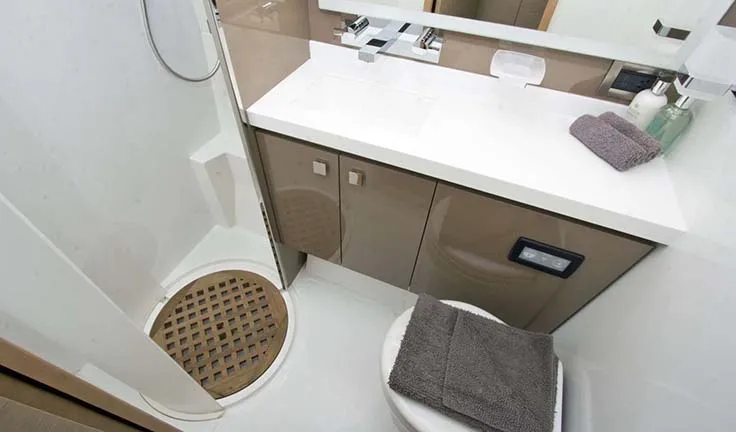 NENNE Bathroom