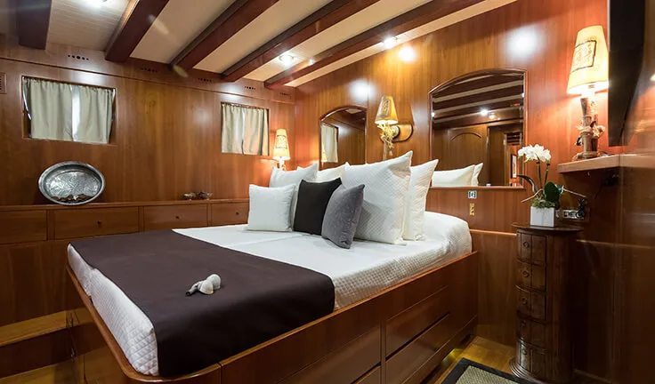 OVER THE RAINBOW Double cabin