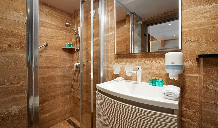 QUEEN ELEGANZA Bathroom