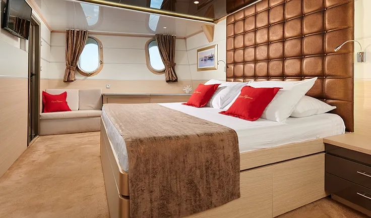 QUEEN ELEGANZA Double cabin
