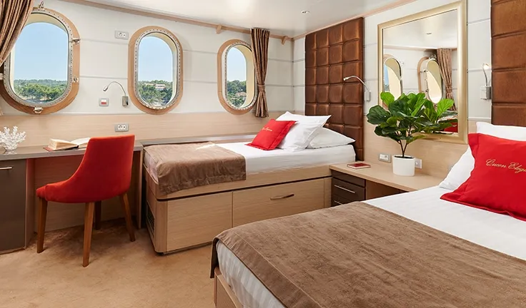 QUEEN ELEGANZA Twin cabin