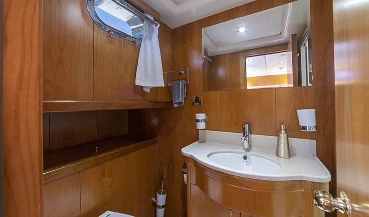 QUEEN OF SEA Bathroom