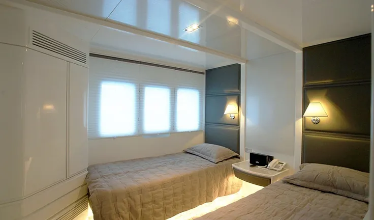 REM Twin cabin