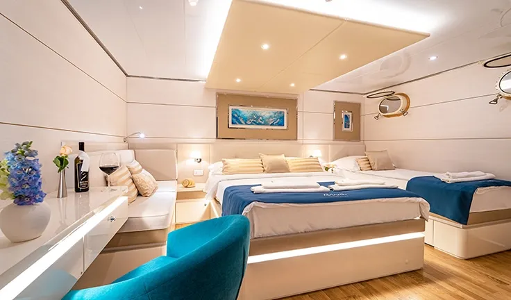 RIVA Twin cabin