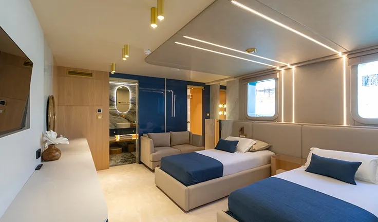 SCORPIOS Twin cabin