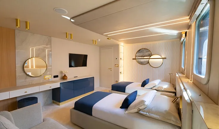 SCORPIOS Twin cabin