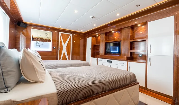 SON OF WIND Double cabin
