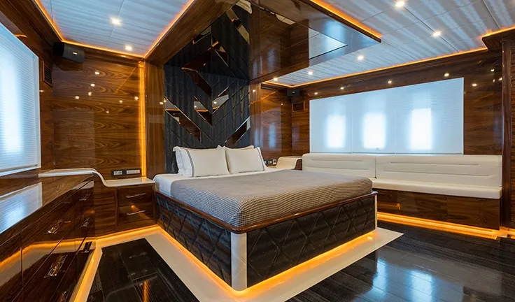 SON OF WIND Master cabin