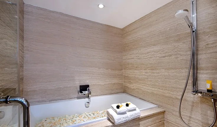 THE TRANS LUXURY YACHT Bathroom