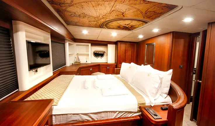 VIRTUOSO Master cabin