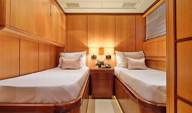 WET PANTHER Twin cabin