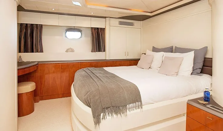 WHITE FANG Double cabin