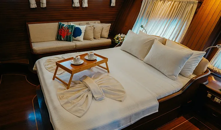 WICKED FELINA Master cabin