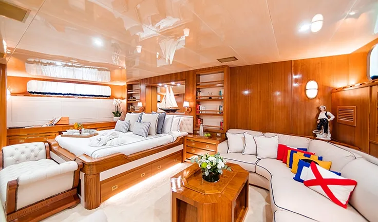 WIND OF FORTUNE Master cabin