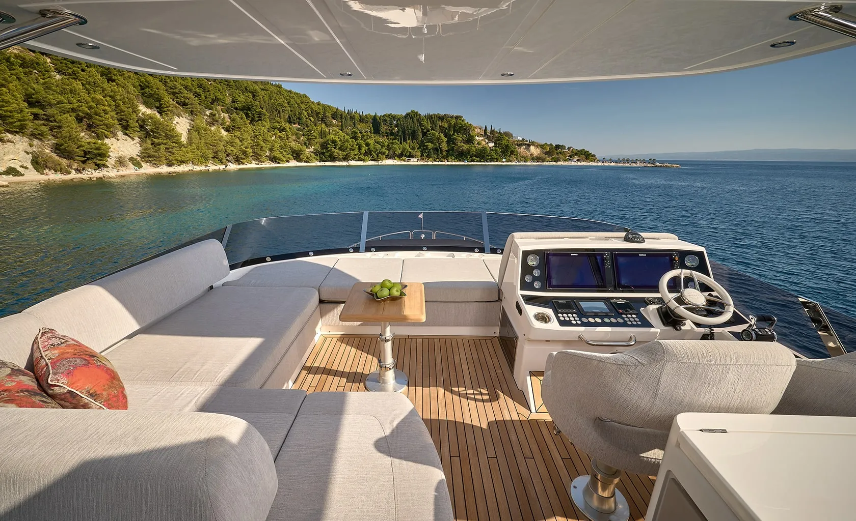 HIDEAWAY Flybridge