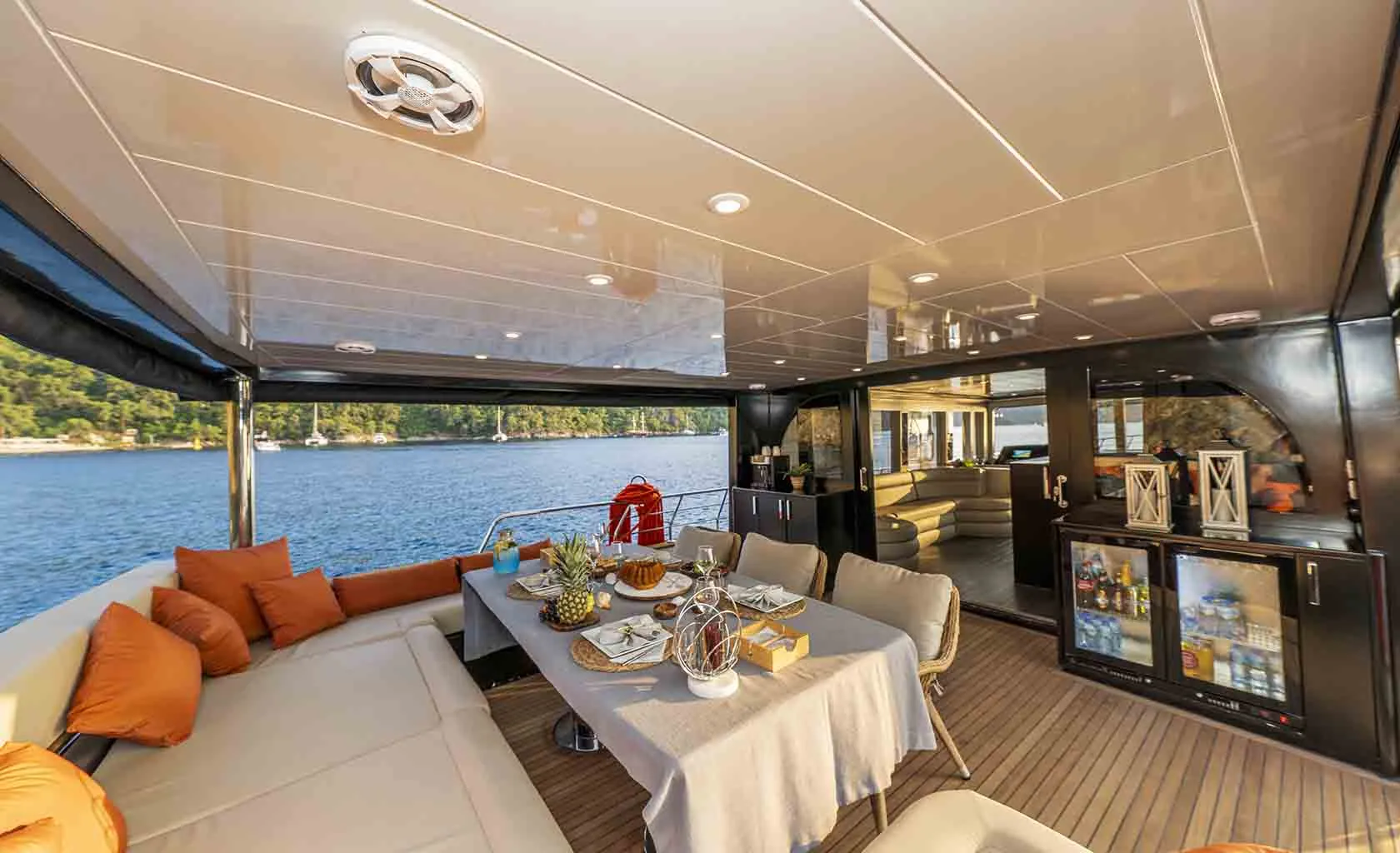 JUNIOR SIMAY Alfresco dinning