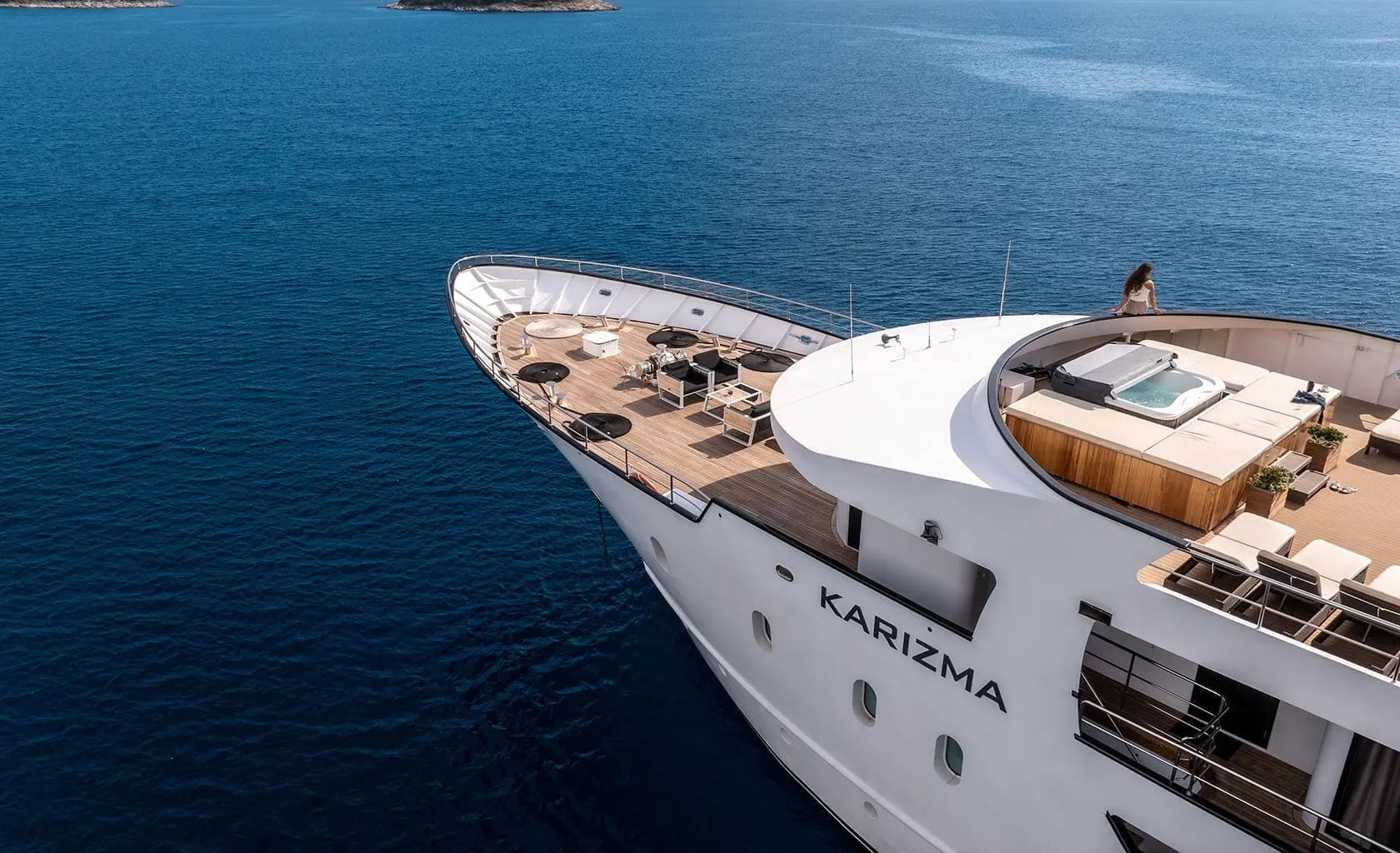 KARIZMA Bow deck