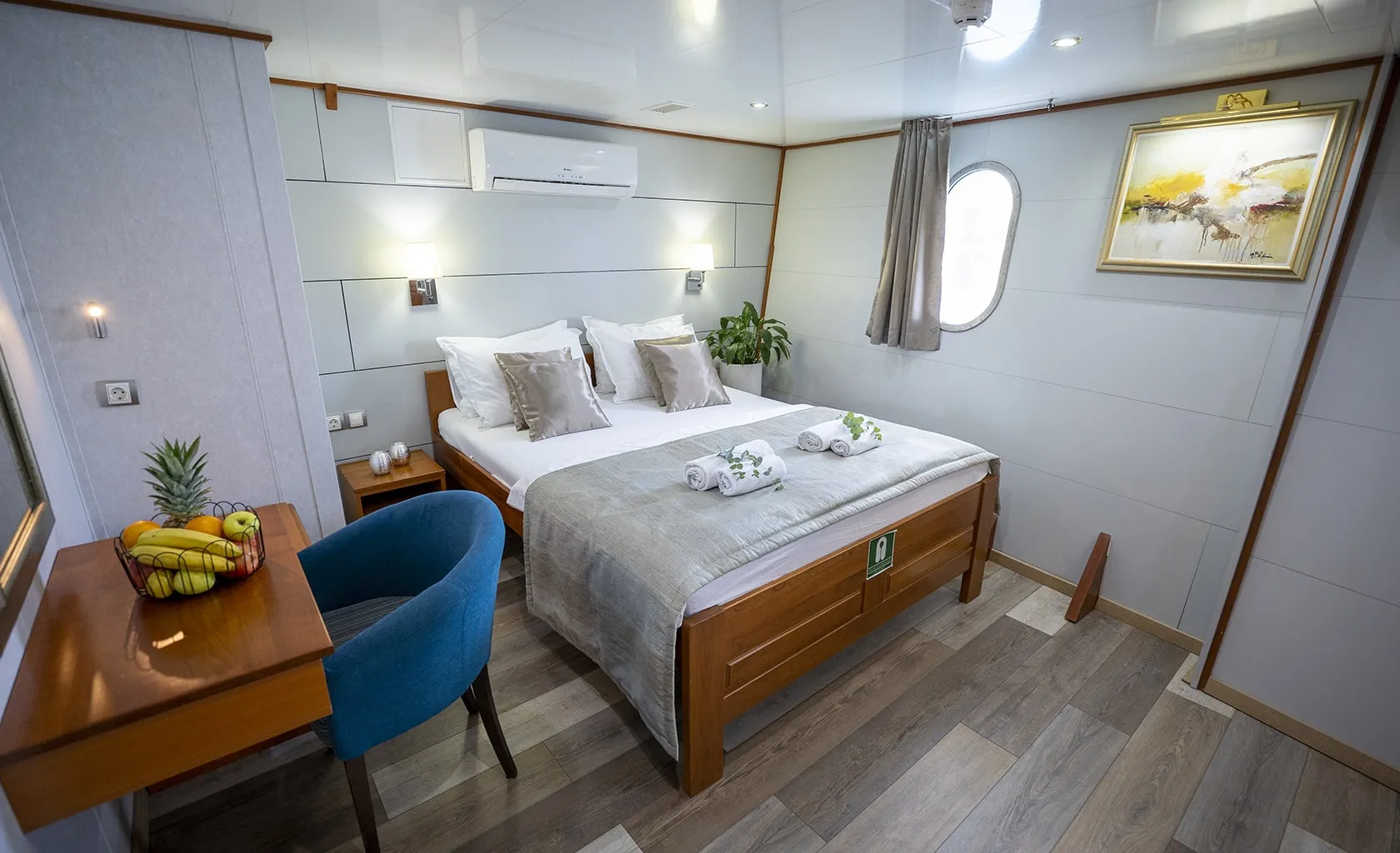 KARIZMA Double cabin