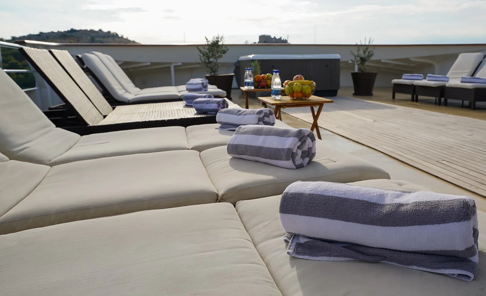 KARIZMA Sun deck
