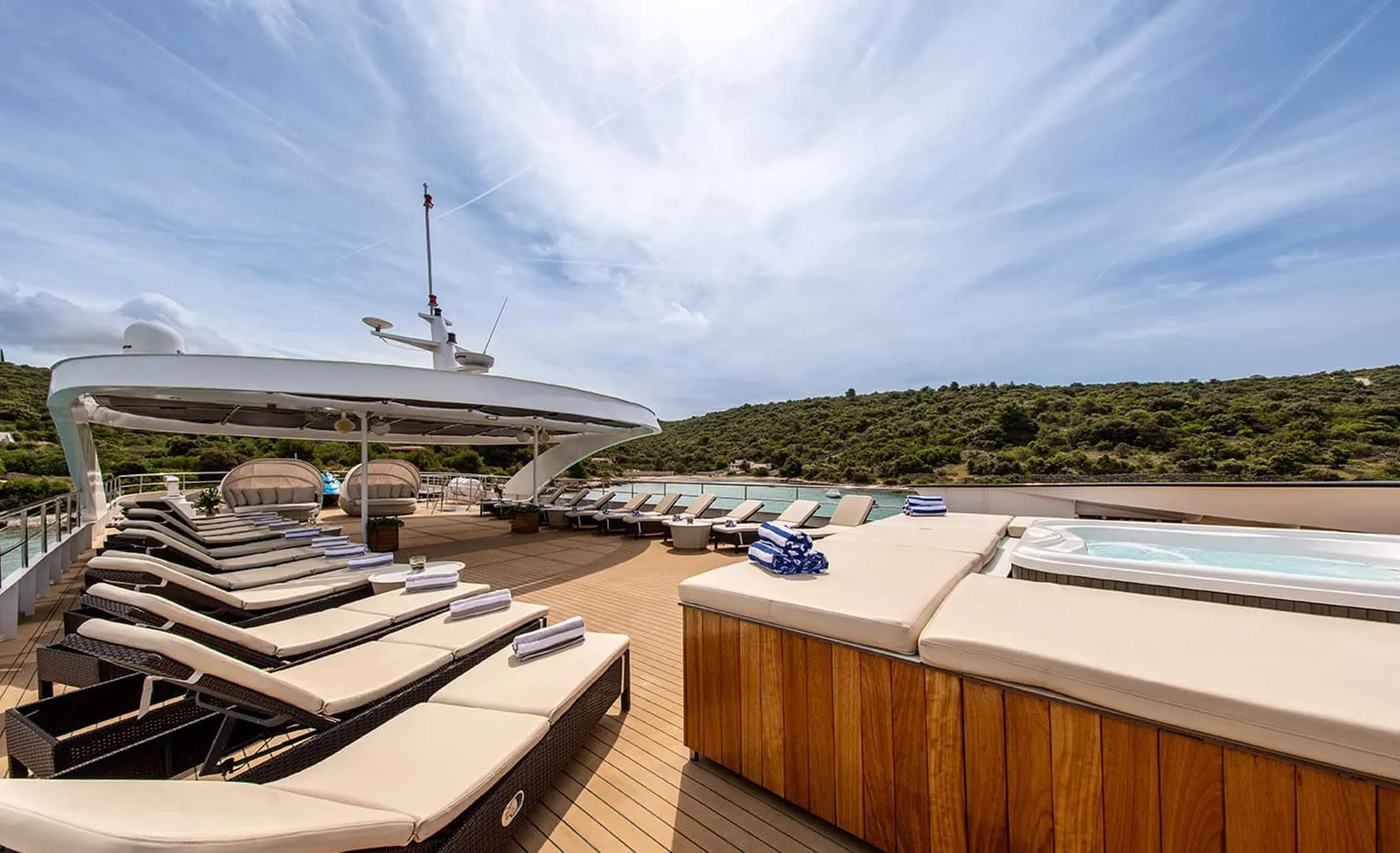 KARIZMA Sundeck