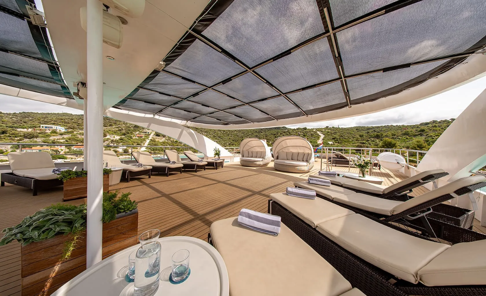 KARIZMA Sundeck