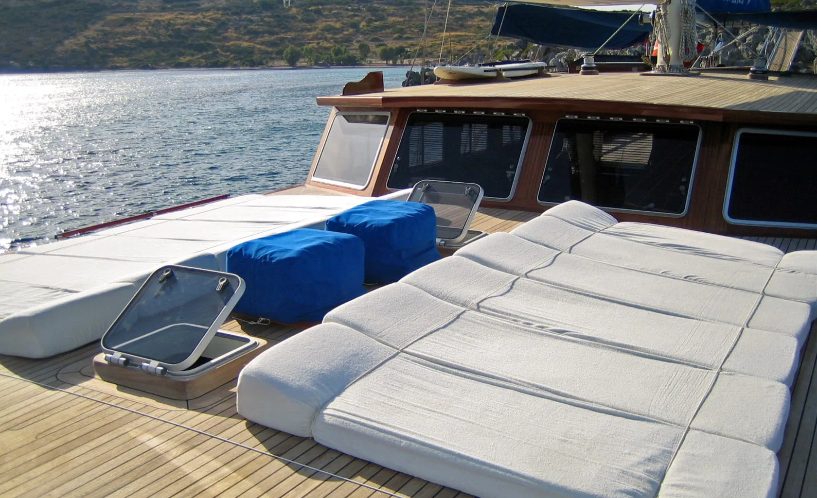 KAYA GUNERI 4 Sun deck