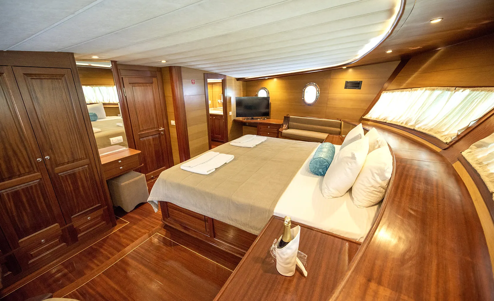 KAYHAN 4 Master cabin