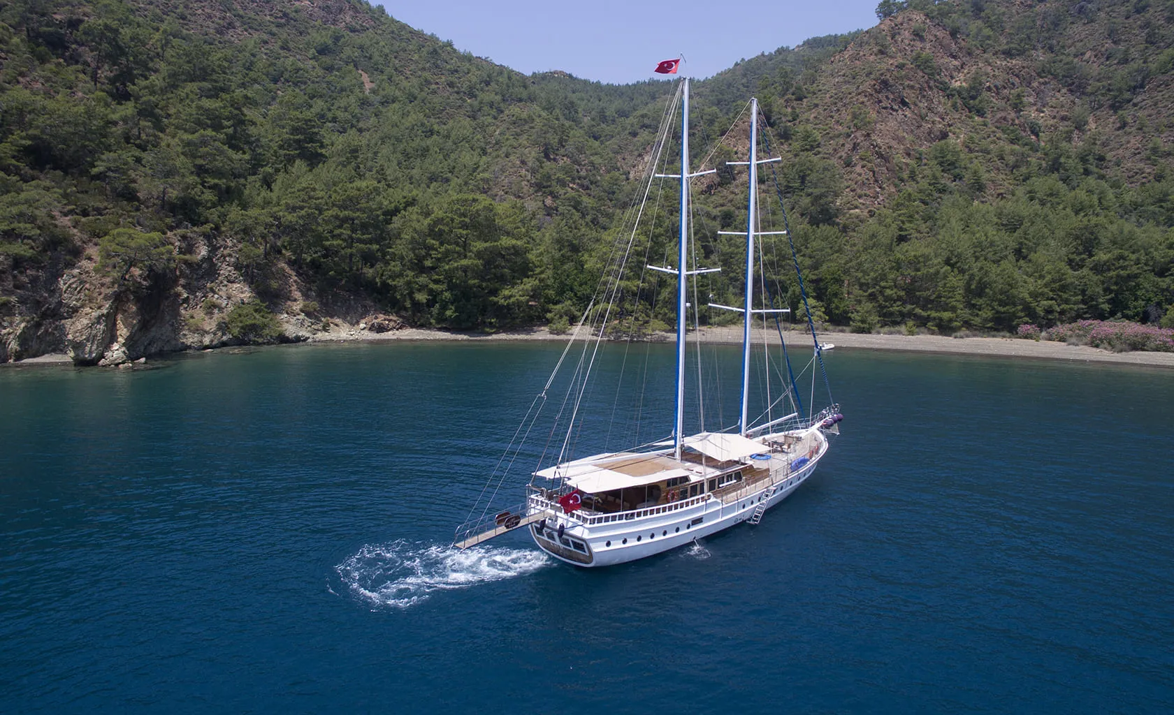 KAYHAN 8 Anchored