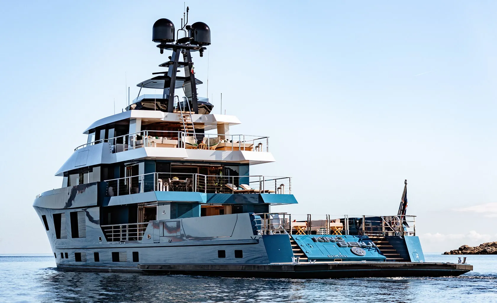 KING BENJI Anchored